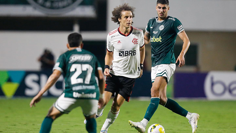 Flamengo empata com o Goiás com gol validado pelo VAR