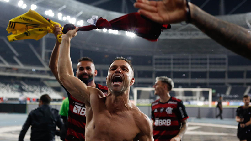 Brasileiro: Flamengo vence Botafogo e volta à
vice-liderança