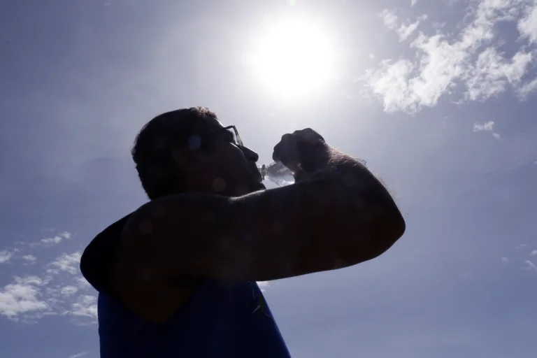 Quando se trata dos efeitos causados pela crise climática, os impactos na sensação térmica sentida pela população é apenas uma entre tantas consequências.