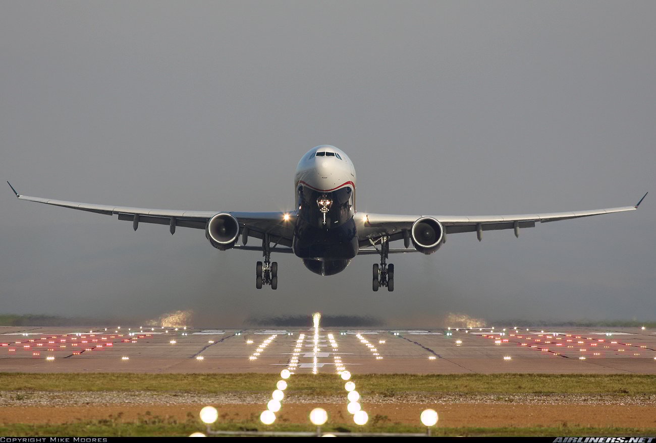 Um passageiro da Turkish Airlines morreu durante um voo para os EUA. Agora, ninguém sabe o paradeiro do corpo. Voo saiu de Istambul