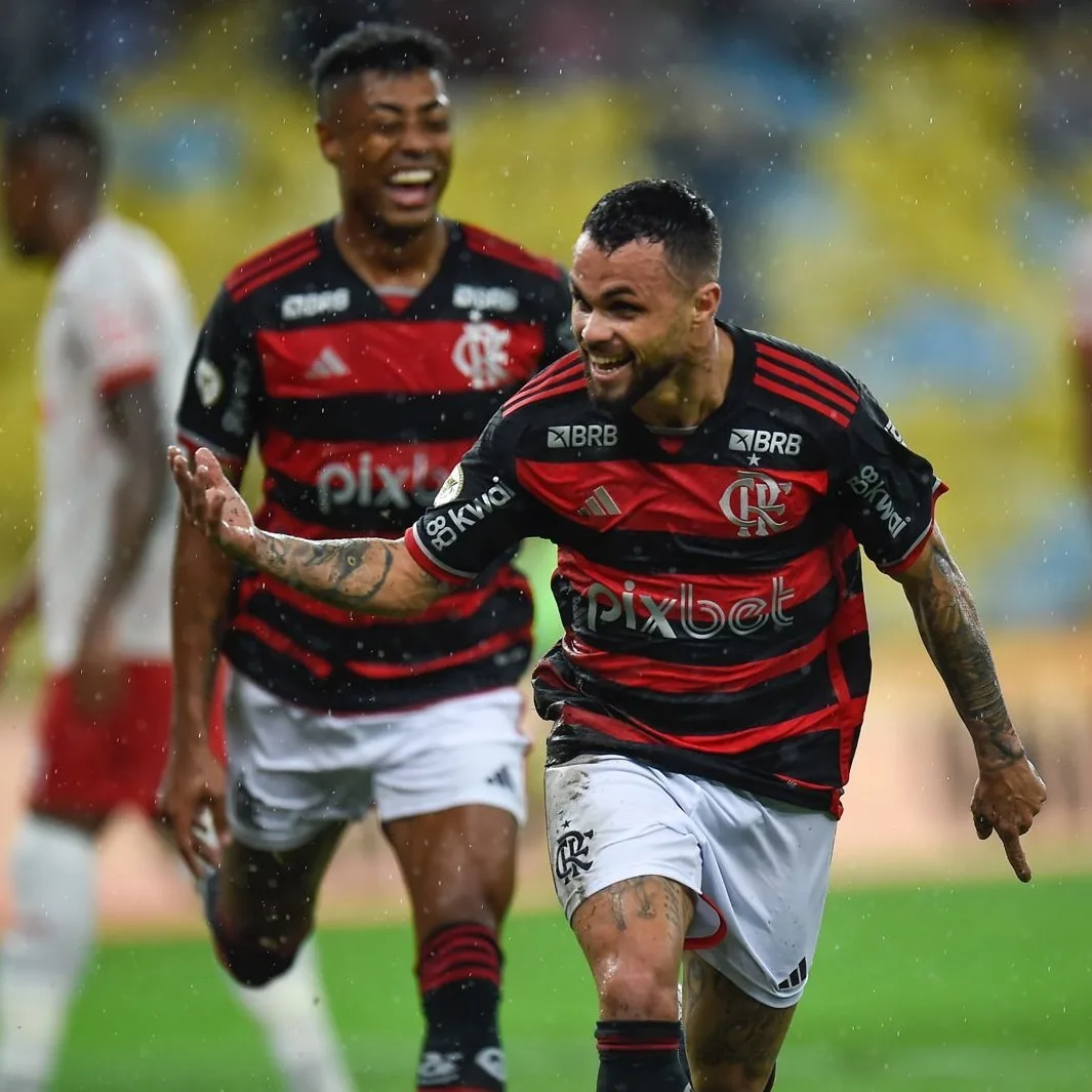 O 'robozinho' abriu o placar logo aos 15 minutos de jogo e o Massa Bruta empatou no segundo tempo com Douglas Mendes