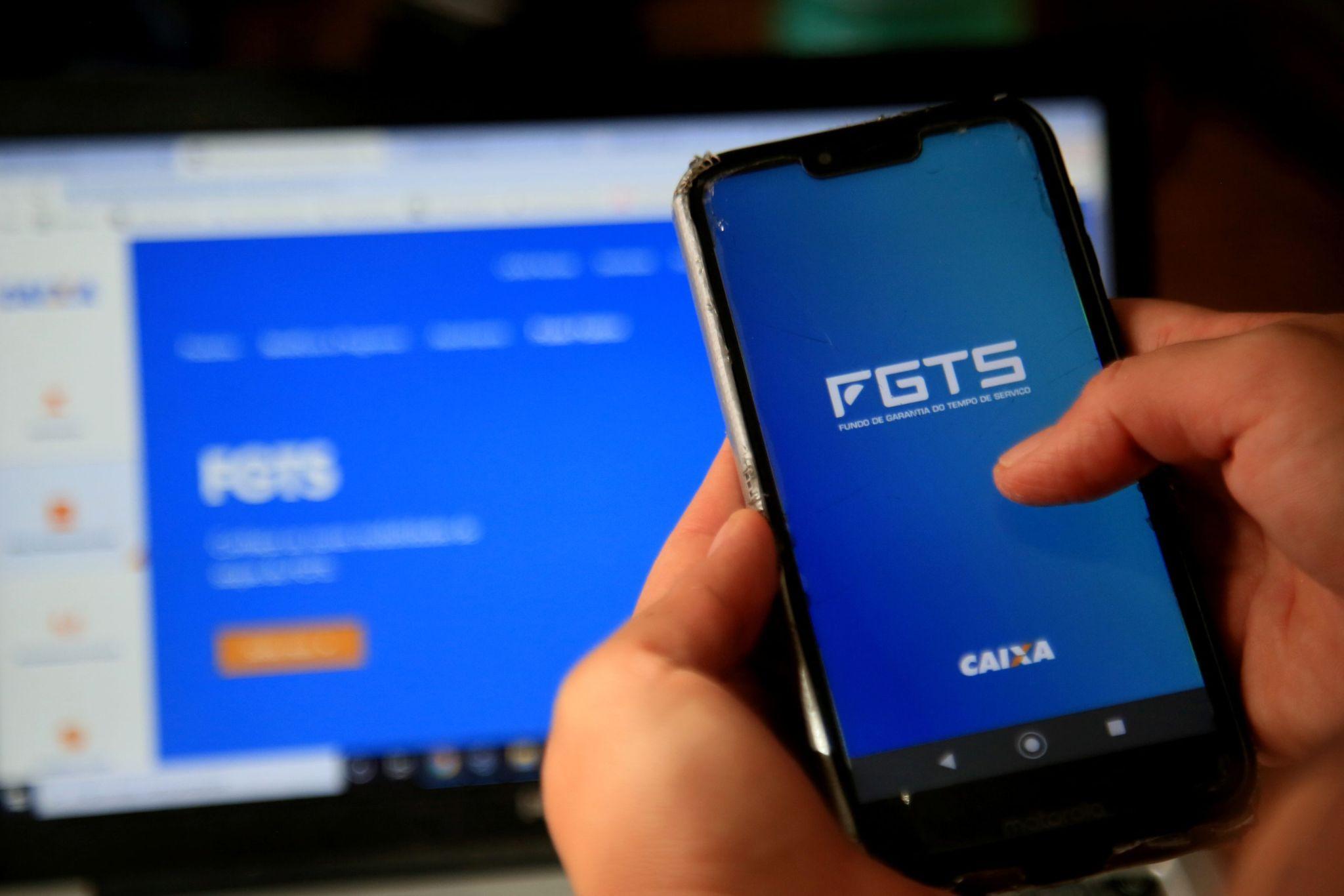 Nesta sexta-feira (25), a Caixa Econômica Federal deu início ao crédito da distribuição dos lucros do Fundo de Garantia do Tempo de Serviço (FGTS)