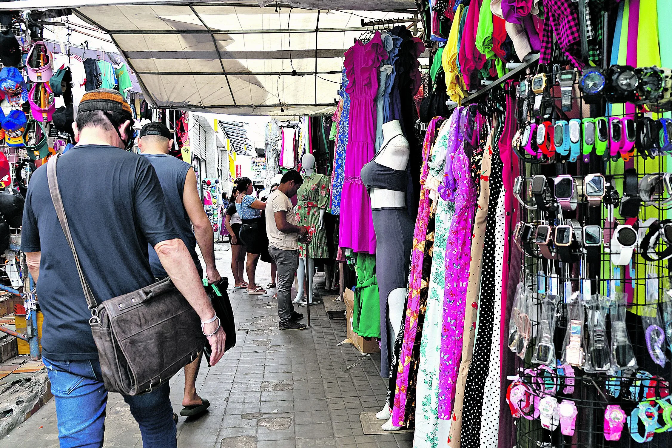 Belém, Pará, Brasil. Cidade. A tradicional expressão ‘vou lá em baixo’ não reflete apenas a um linguajar antigo que faz referência ao Centro Comercial de Belém.. Foto: Irene Almeida/Diário do Pará.