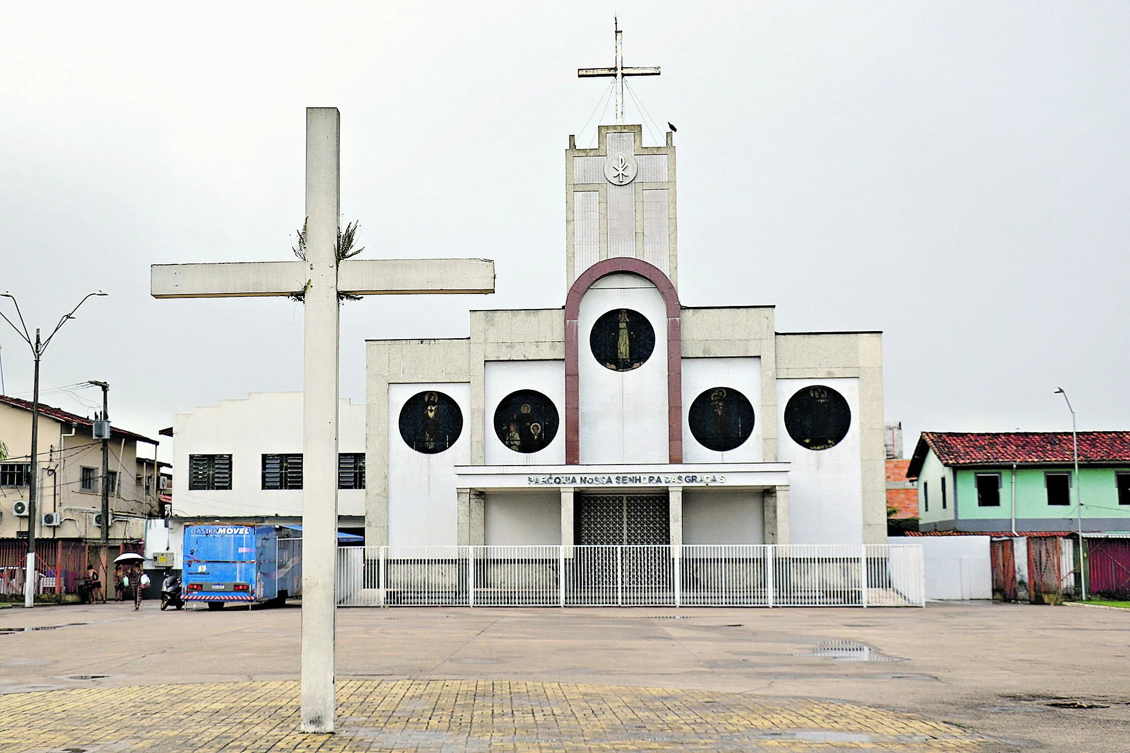 O Santuário Nossa Senhora das Graças da Medalha Milagrosa, localizado na Praça Matriz de Ananindeua, celebra um ano da instalação canônica nesta terça-feira (27).