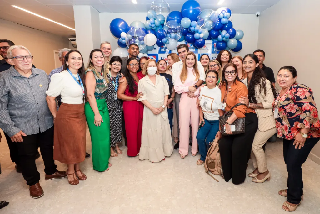  Ao lado da vice-governadora, Hanna Ghassan, da Secretária de Saúde, Ivete Vaz e do diretor-geral Jaques Neves, o governador Helder Barbalho visitou, ainda, as obras da Medicina Nuclear, do Centro de Material Esterilizado, os espaços onde serão construídos a nova Unidade de Atendimento Imediato e o novo ambulatório do hospital.