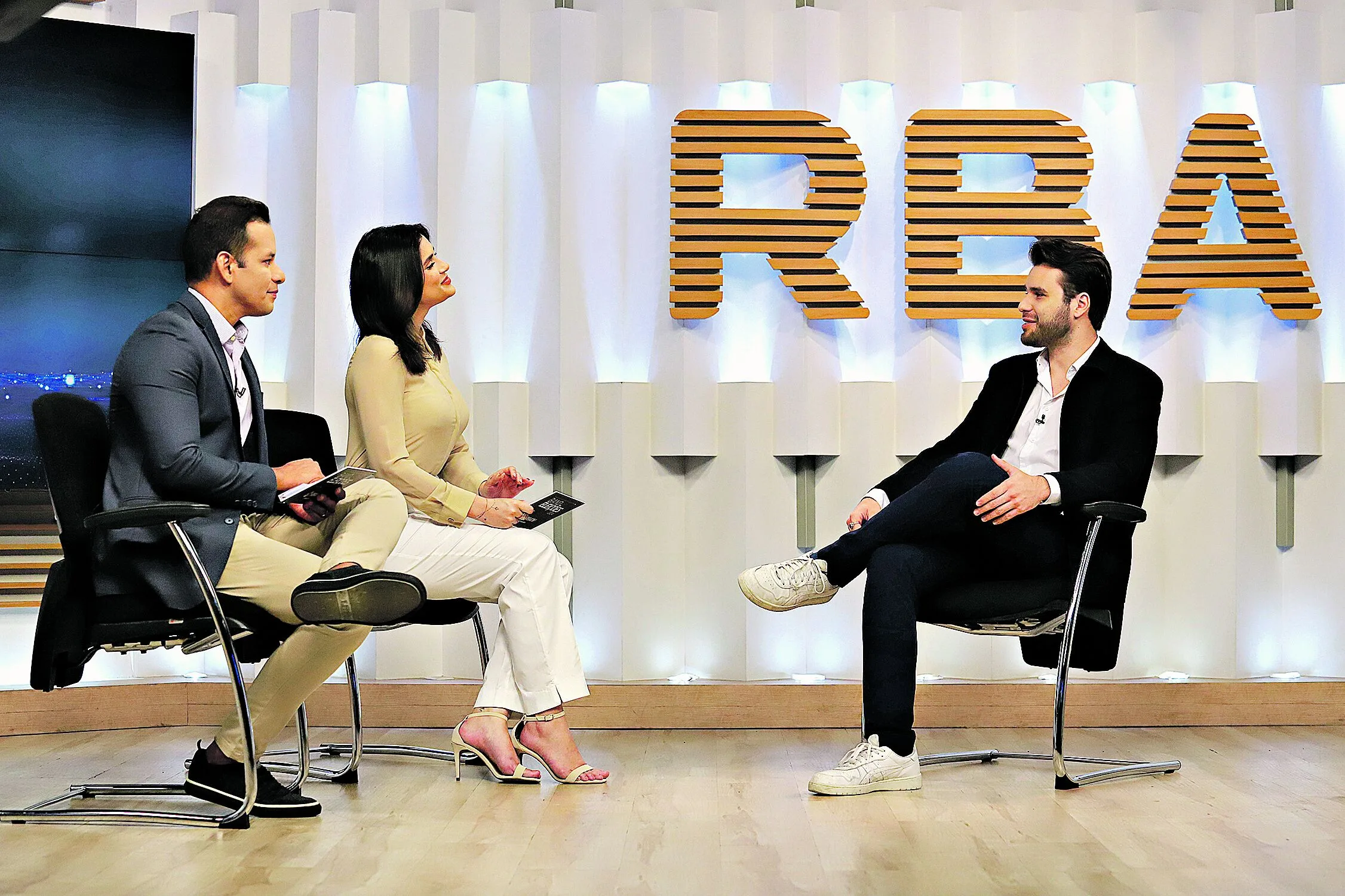 Durante entrevista na RBATV, o candidato falou do seu plano de governo. Foto: Mauro Ângelo/ Diário do Pará.