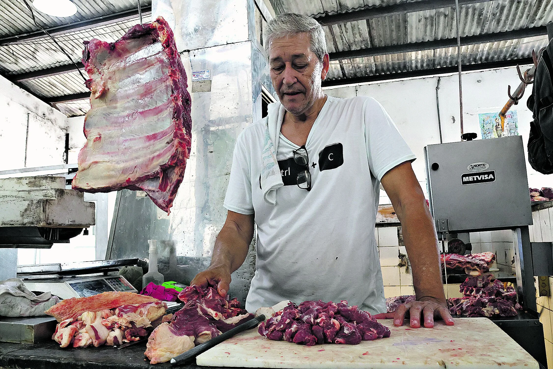 Aurélio Hernandes, 68, feirante. Foto: Irene Almeida/Diário do Pará.