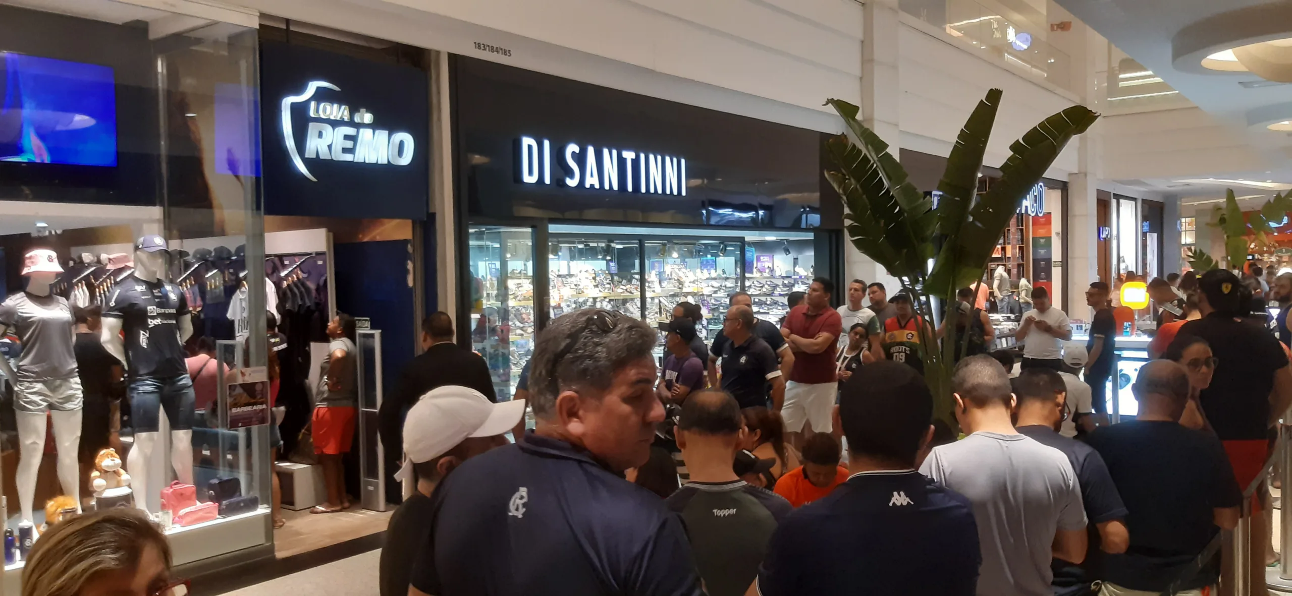 Torcida do Remo lota shoppings por ingressos para o 'jogo do acesso'; veja onde comprar