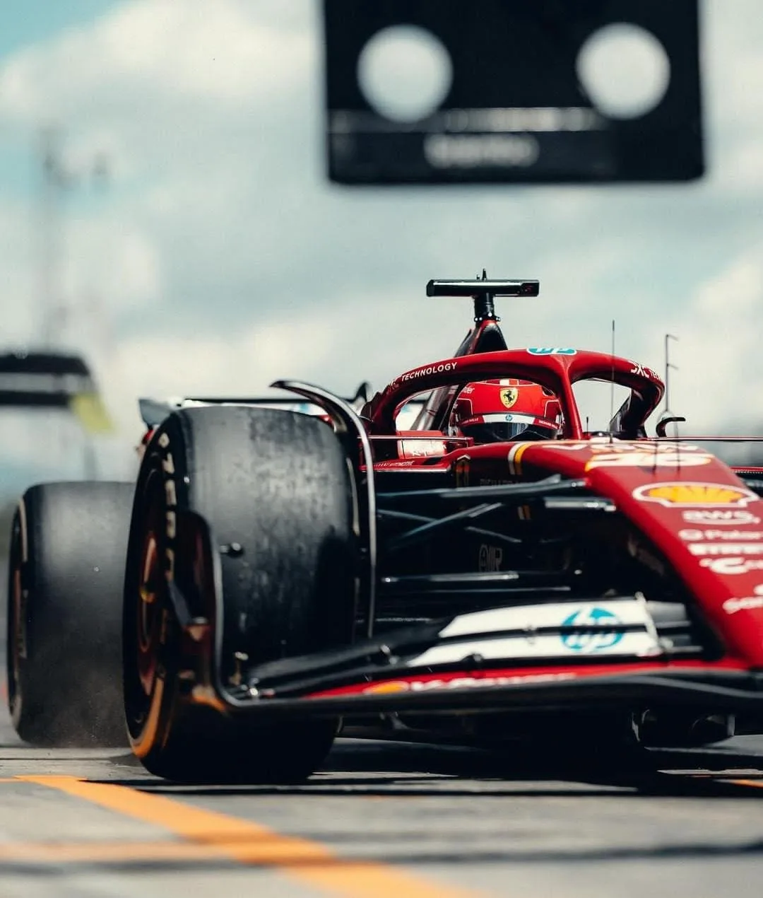 Leclerc segura a McLaren, vence o GP da Itália e encerra jejum da Ferrari