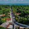 O processo de expansão urbana na Ilha de Mosqueiro segue uma dinâmica constante, com edificações sendo inseridas nas áreas que, anteriormente, eram ocupadas por vegetações e áreas descobertas de solo exposto. Foto: Wellyngton Coelho / Ag.Pará