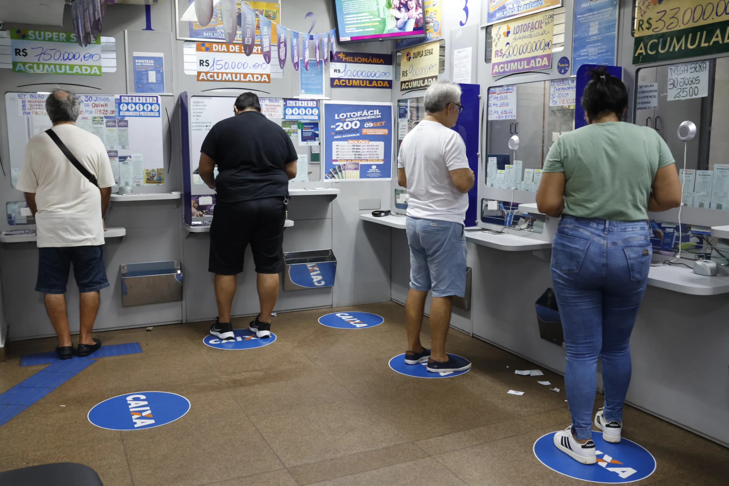 Cada apostador adota uma estratégia na hora de preencher o bilhete. Em comum o sonho de se tornar um milionário
FOTO: Ricardo Amanajás