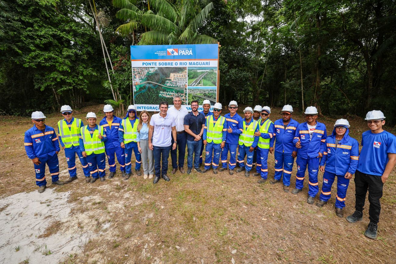 Nesta segunda-feira, 30, o governador do Estado, Helder Barbalho, assinou a ordem serviço para a construção da ponte sobre o rio Maguari. Foto: Marco Santos/Ag; Pará