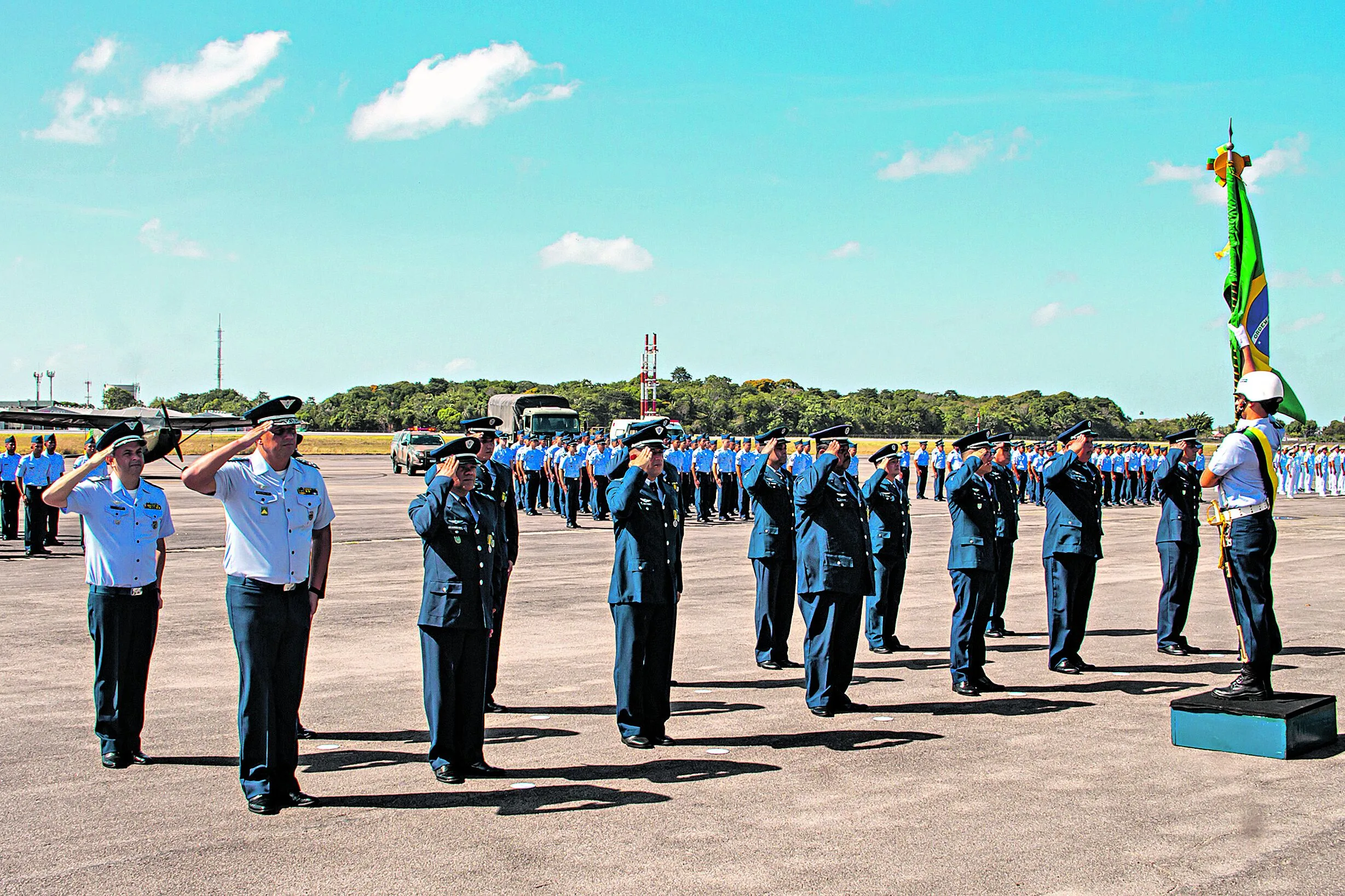 Celebração teve homenagens e condecorações militares. Coronel Rodrigo Goretti discursou sobre a importância da base para o Pará