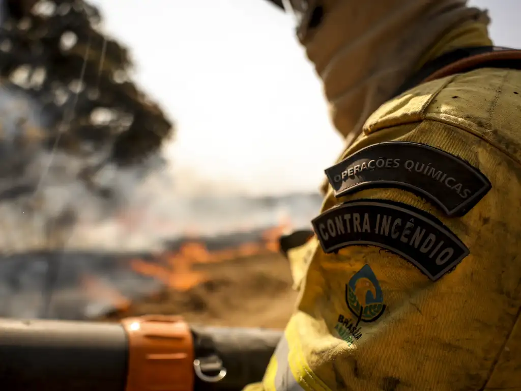 O Ministério da Justiça e Segurança Pública convocou mais 150 bombeiros da Força Nacional para atuar no combate aos incêndios pelo país.  Foto: Marcelo Camargo/Agência Brasil