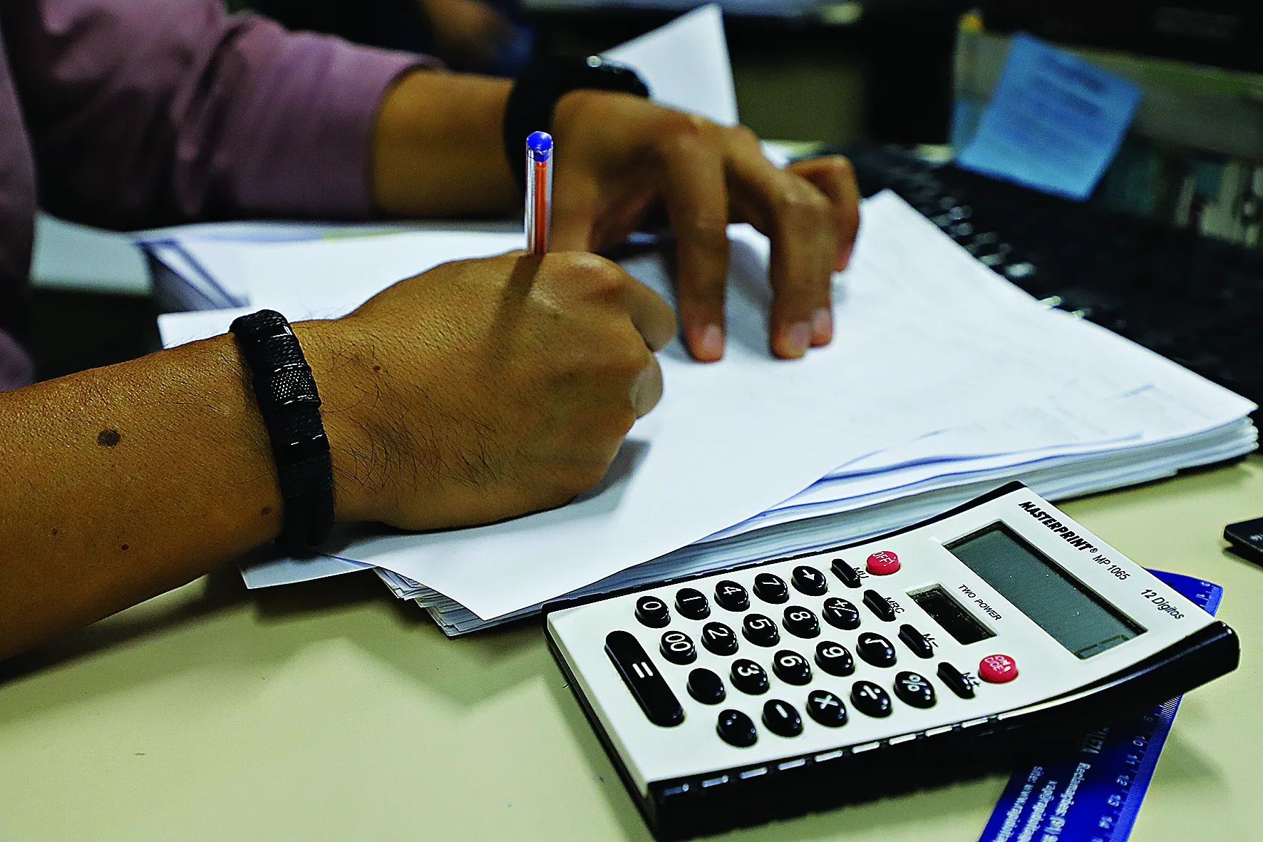  Manter controle das despesas é fundamental para identificar como você tem utilizado seu dinheiro e descobrir oportunidades de economia Foto: Mauro Ângelo 