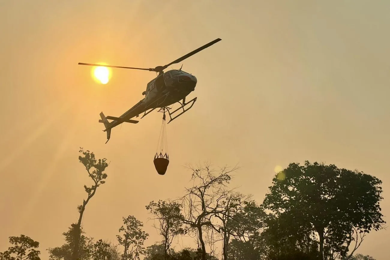 Equipes do Grupamento Aéreo de Segurança Pública, vem auxiliando os brigadistas e o Corpo de Bombeiros Militar, no combate aos incêndios em terras indígenas e nas áreas de floresta do Pará

