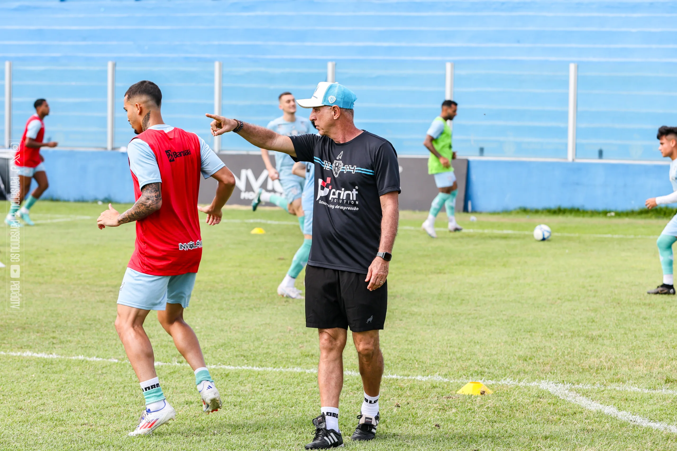 Técnico pede que atletas levantem a cabeça e foquem na reabilitação - Foto: Márcio Melo/PSC