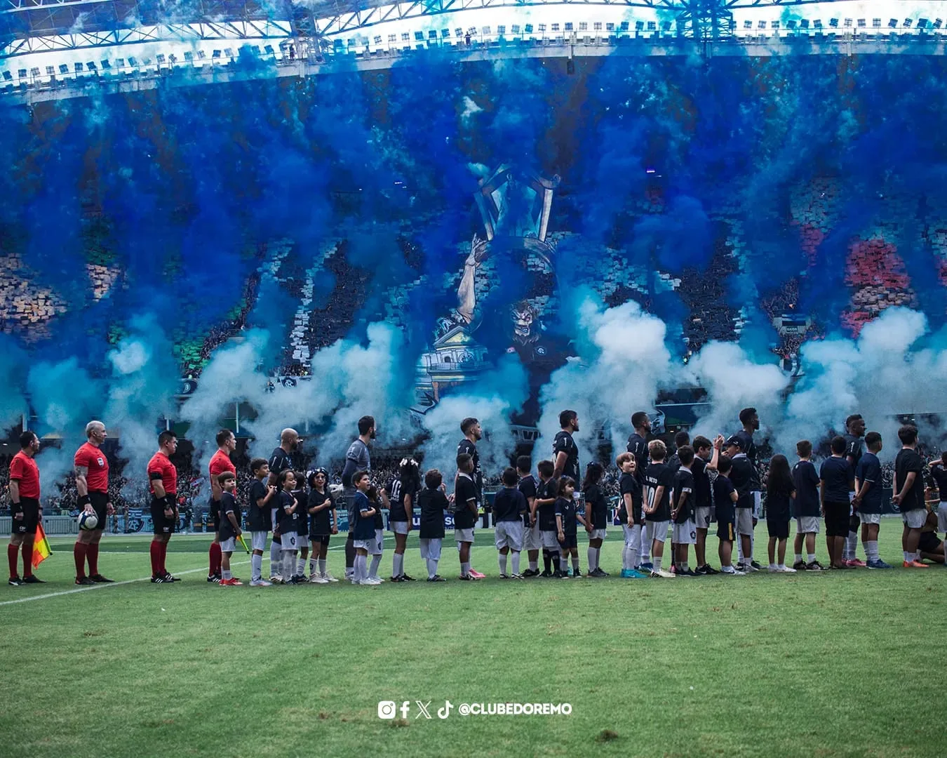 Clube do Remo deu provas porque o futebol é o esporte mais popular do mundo e saiu do descrédito para conquistar com todos os méritos o acesso para a Série B. Foto: Samara Miranda/ascom Remo