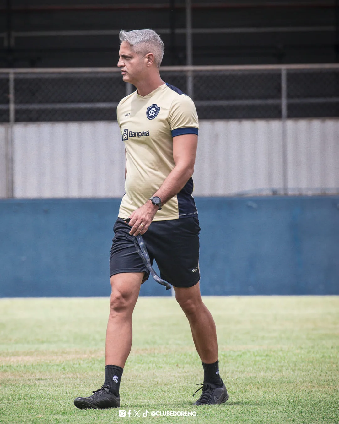 Rodrigo Santana tem a missão de controlar a ansiedade dos jogadores e focar nos treinos para o “jogo do ano” - Foto: Samara Miranda/Remo