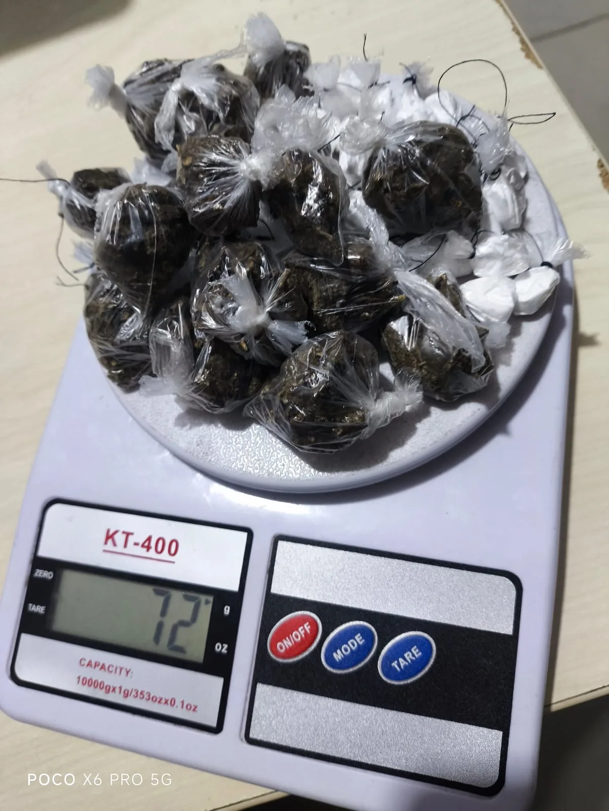 Júnior foi flagrado com 37 porções de pó de cocaína e 16 porções de maconha. Foto: Divulgação