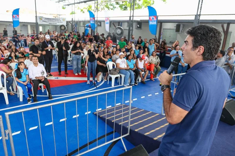 O governo continua sua iniciativa de reformar e construir novas escolas no Pará com a inauguração de duas novas escolas estaduais em Ananindeua.

Foto: Divulgação/Ag. Pará




