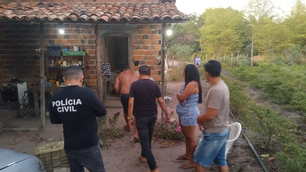 Em Curuçá, homem é morto a facadas dentro da própria casa