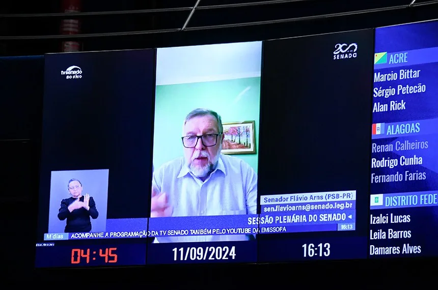 Por videoconferência, o senador Flávio Arns destacou a liderança política de Eduardo Campos
Jefferson Rudy/Agência Senado

Fonte: Agência Senado