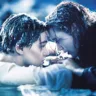 A cena do filme é questionada até hoje. Alguns fãs apontavam que Jack Dawson (DiCaprio) caberia no pedaço de madeira ao lado de Rose Dewitt Bukater (Winslet) e poderia sobreviver.