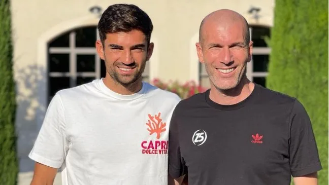 Enzo Zidane, filho mais velho do astro francês Zinedine, decidiu pendurar as chuteiras aos 29 anos. A informação é do jornal espanhol AS.