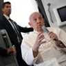 O papa Francisco afirmou nesta sexta-feira (27) que a Igreja Católica deve pedir perdão por abusos sexuais a menores de idade