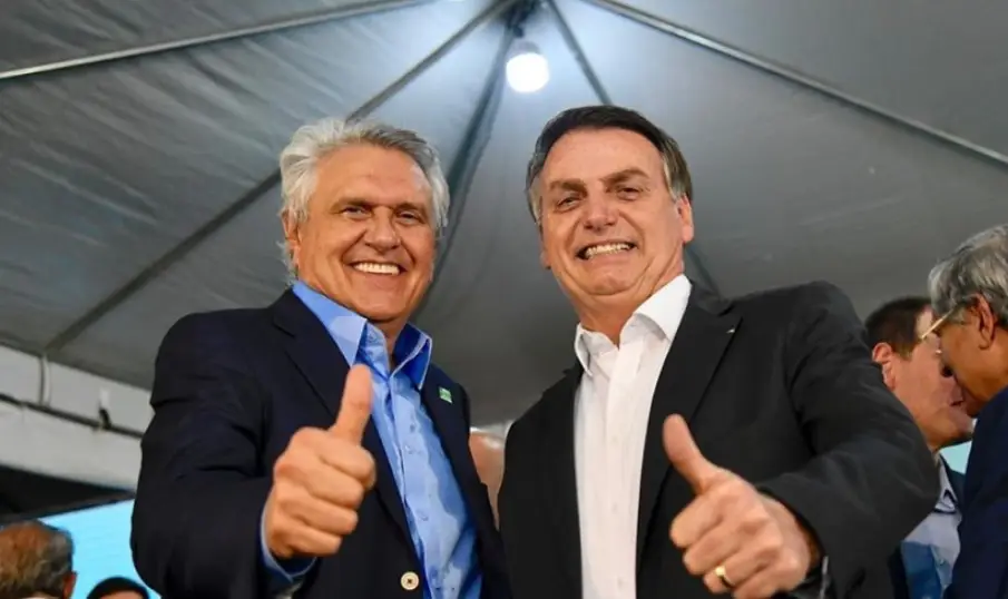 Em novo episódio de uma relação conturbada, o ex-presidente Jair Bolsonaro (PL) chamou o governador de Goiás, Ronaldo Caiado (União), de "covarde" durante um comício em Goiânia. 