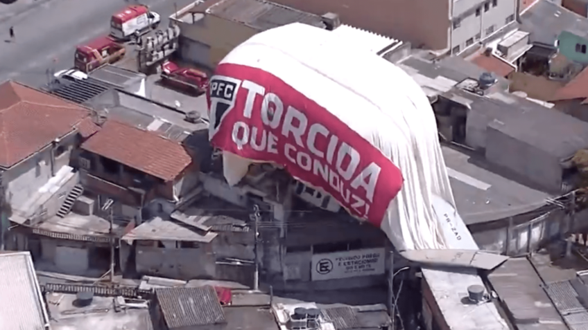 O equipamento prestava serviço de publicidade ao São Paulo Futebol Clube.