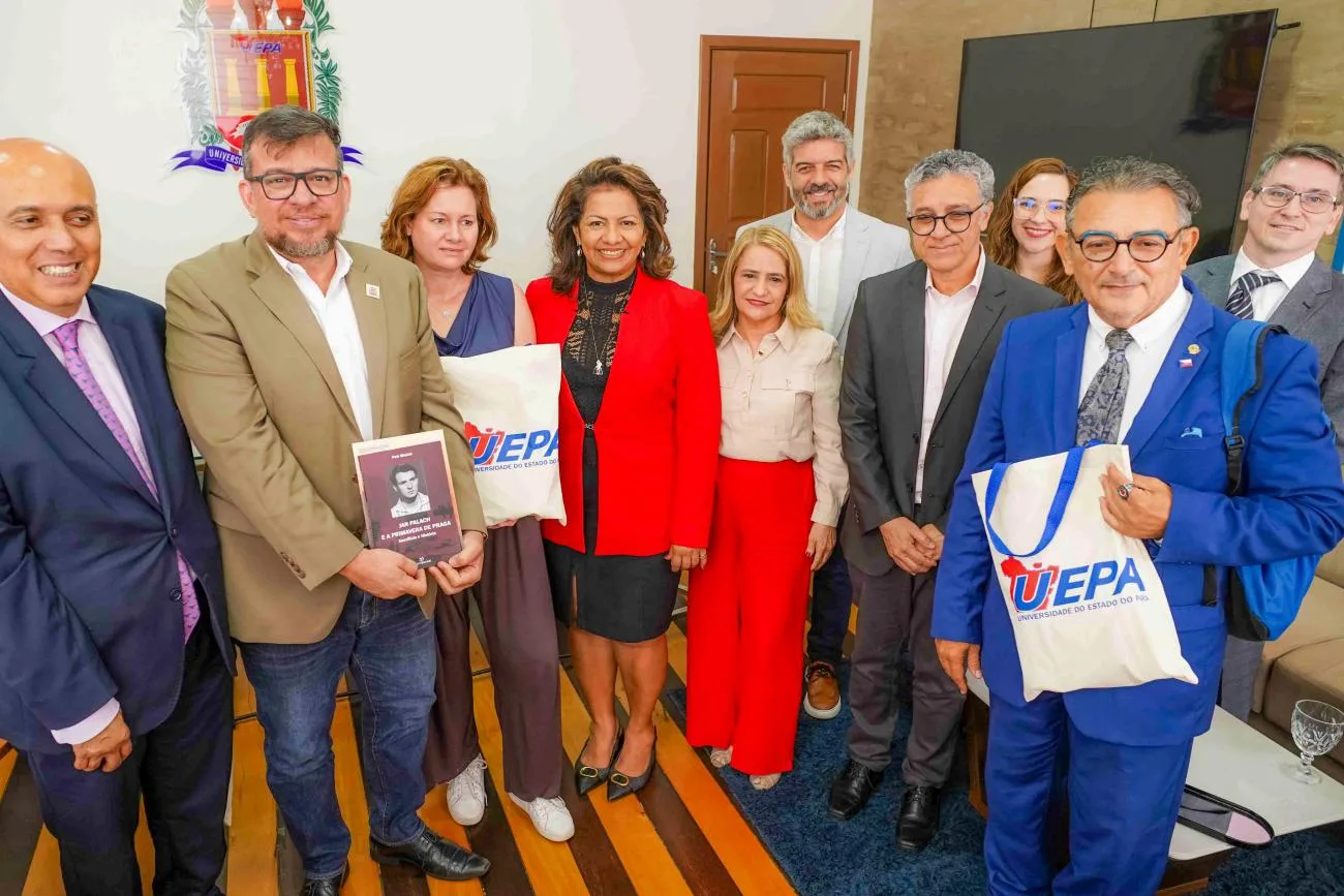 Embaixadora da República Tcheca visita a Uepa para parcerias educacionais