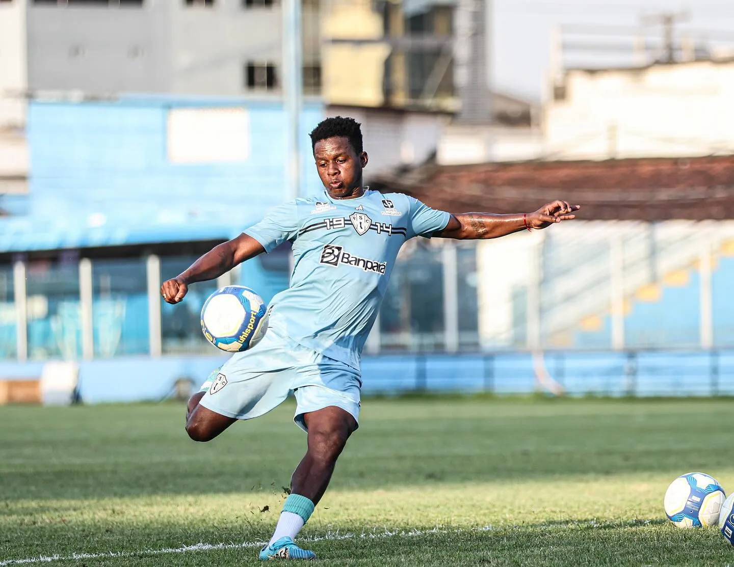 O time paraense vai contra tudo e contra todos rumo a pontuação máxima. Matheus Vieira-Paysandu