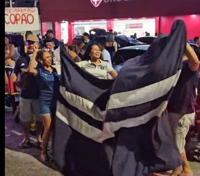 Torcida do Remo invade a Doca para festejar o acesso; vídeos