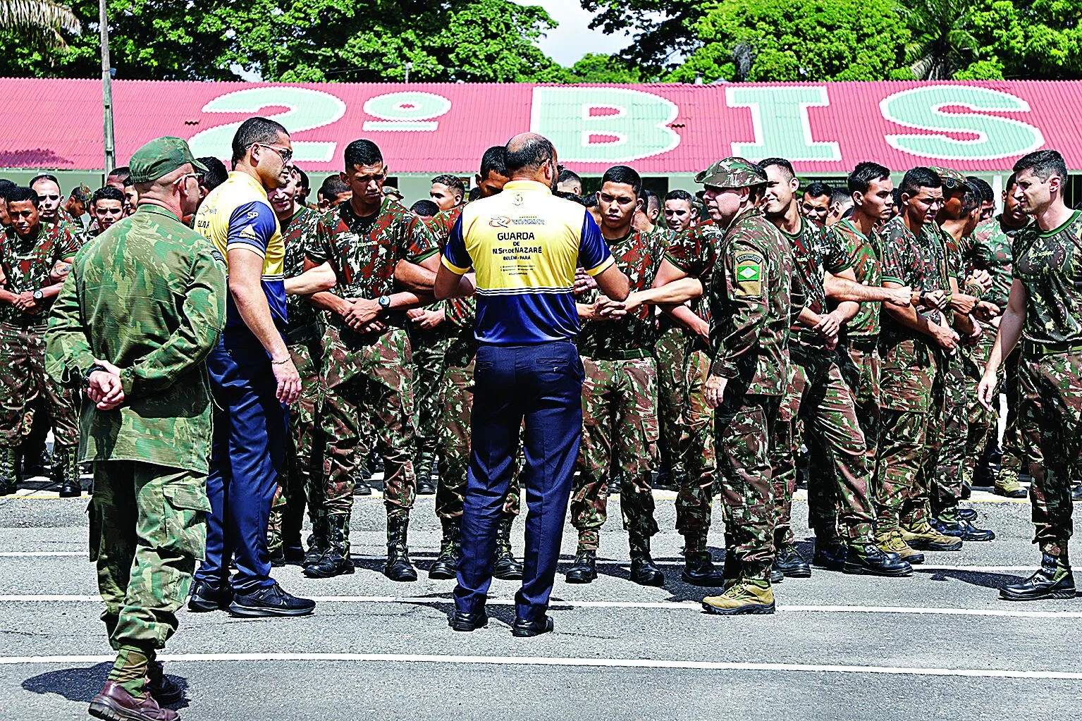 Os homens da força militar são um importante reforço na segurança dos devotos, nas romarias. Foto: Mauro Ângelo/ Diário do Pará.