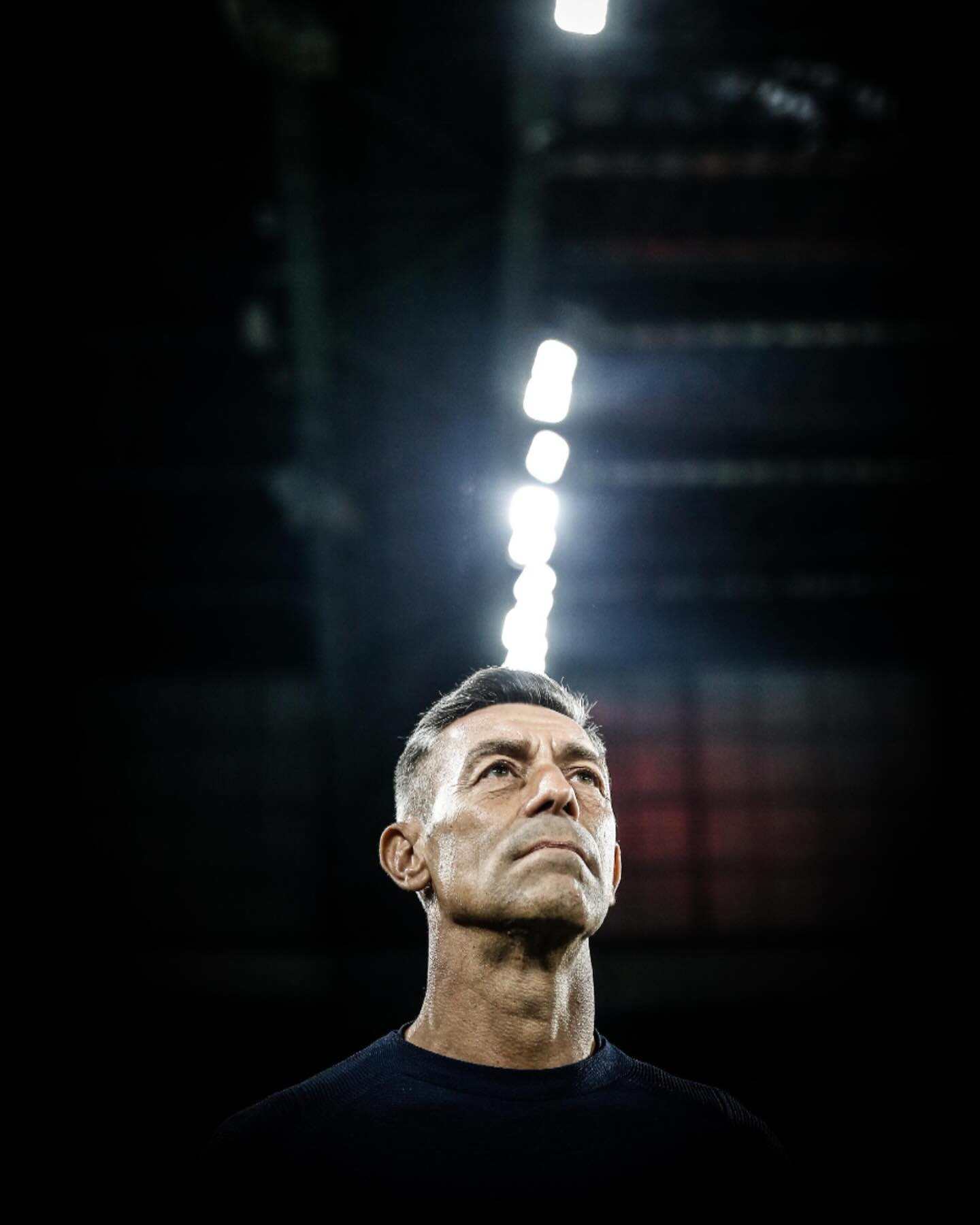 O presidente do Santos, Marcelo Teixeira, anunciou nesta segunda-feira (24) a contratação do técnico português Pedro Caixinha. O vínculo terá validade até o final de 2026.