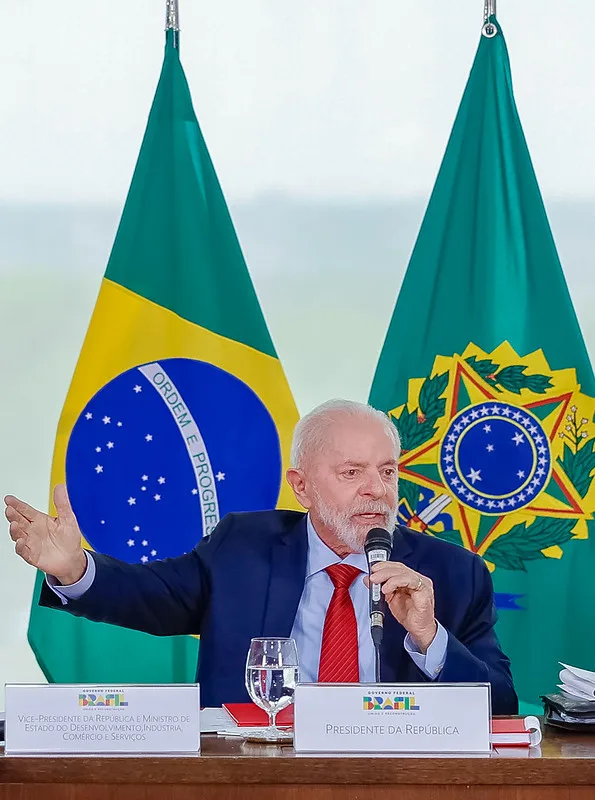 O presidente Lula (PT) defendeu, em discurso na cúpula dos Brics nesta quarta (23), que o bloco deve ser um instrumento do multilateralismo sem que isso signifique um rompimento com outros países.