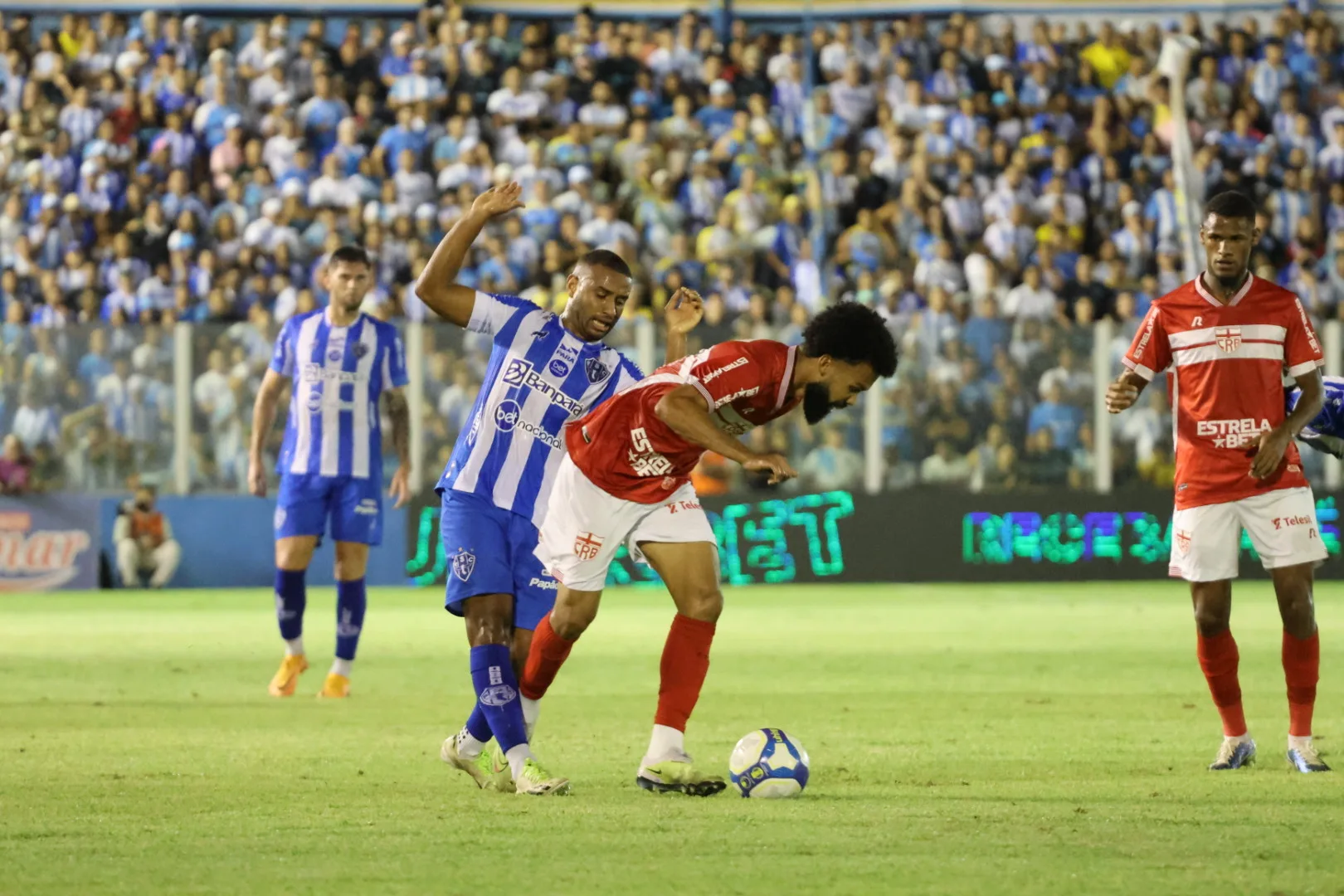 O Paysandu fará um jogo-chave na luta contra o rebaixamento para a Série C na noite desta sexta-feira, 4, em Maceió (AL). Foto: Wagner Almeida/Diário do Pará