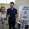 Belém, Pará, Brasil. Cidade. Votação Jader Filho, Ministro das Cidades e Elcione Barbalho, deputada federal - Colégio Vilhena Alves, que fica na Magalhães Barata, entre Gentil e 3 de Maio. 27/10/2024. Foto: Irene Almeida/Diário do Pará.