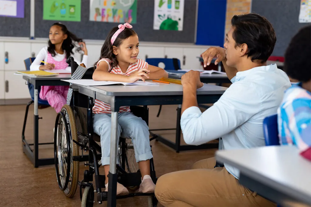 Curso online é voltado a educadores que atuam em sala de aula de educação básica. Foto: Divulgação