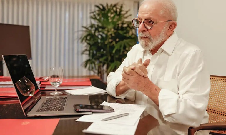 Segundo Roberto Kalil, Lula está acordado e conversando