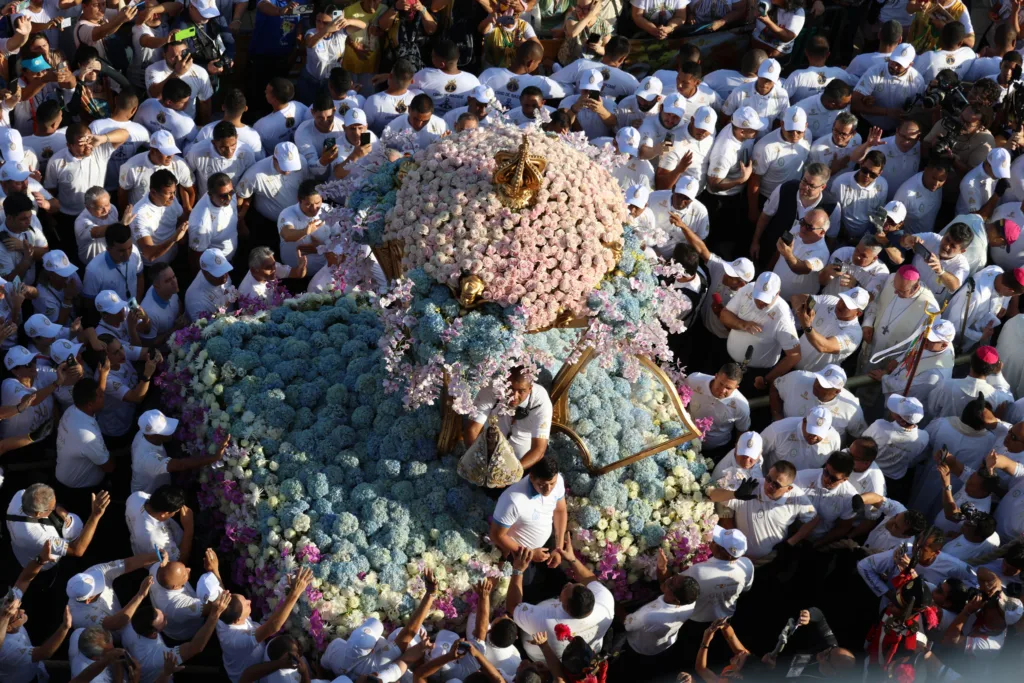 A devoção em Nossa Senhora não tem fronteiras. Foto: Wagner Almeida / Diário do Pará.