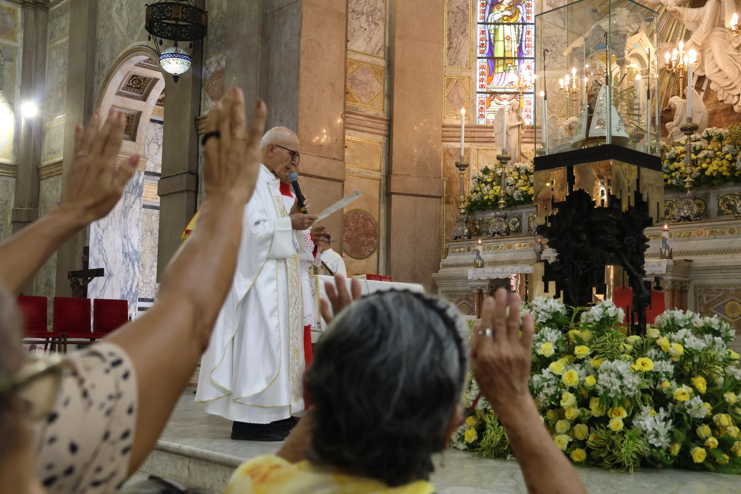 Imagem Original está no altar da Basília Santuário. Foto: Irene Almeida/Diário do Pará.