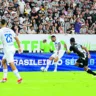 Barrado para o segundo tempo da partida, Wanderson, que há muito é criticado por grande parte da Fiel, pelo visto, dificilmente reconquistará a condição de titular.