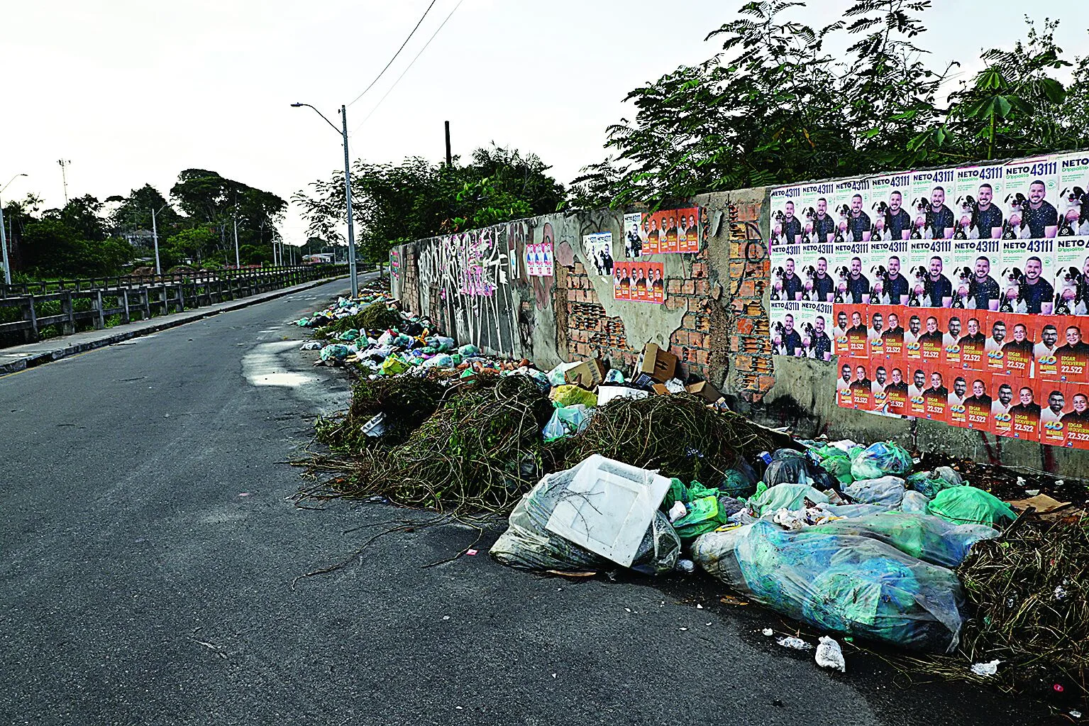 Continua o transtorno para população de Ananindeua que tem lixo doméstico acumulado em vários pontos do município inclusive na frente de Escolas e prédios públicos. Foto: Wagner Almeida / Diário do Pará.