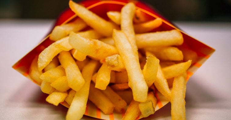 Ganhe uma porção grátis de batatas fritas ou anéis de cebola no Burger King após fazer o Enem. Saiba mais sobre a promoção e como participar.