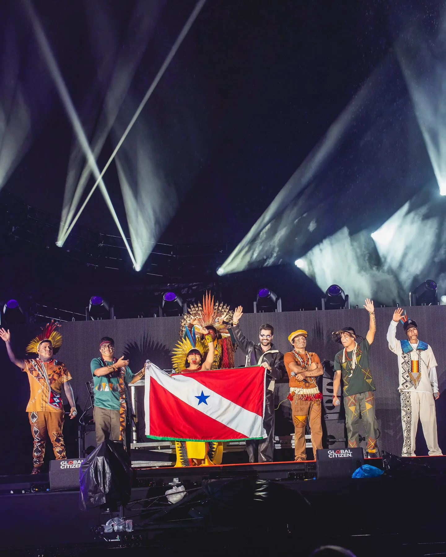 Alok com a bandeira do Pará no  Global Citizen, em Nova York. Foto: Instagram