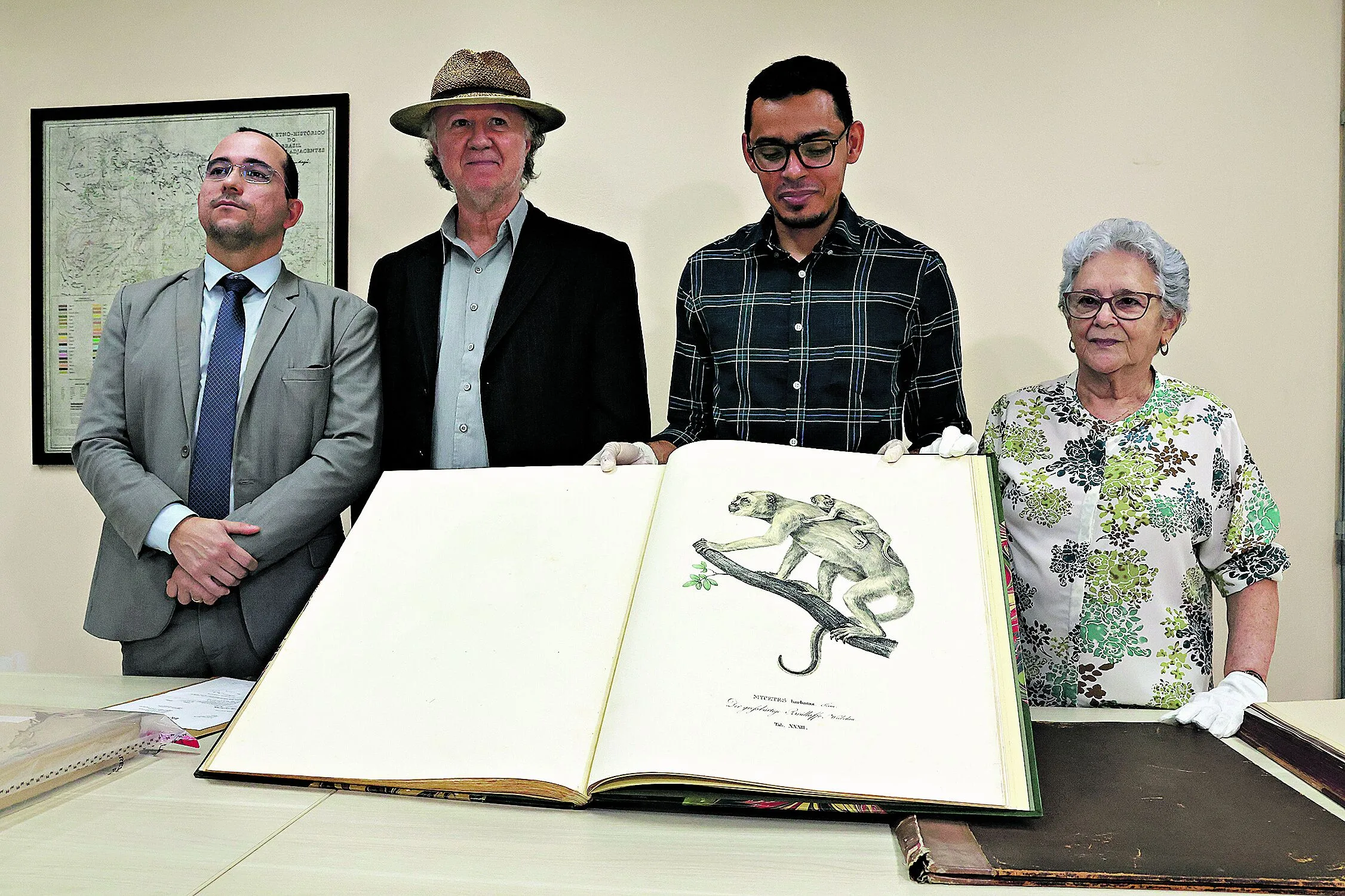 O Museu Paraense Emílio Goeld (MPEG) recebe da Polícia Federal mais duas obras raras do conjunto roubado (40 in-fólias e 20 livros raros) do acervo da instituição em 2008. Foto: Irene Almeida/Diário do Pará.