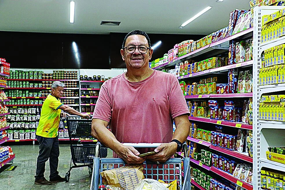 Macdouvel Moraes: “Eu sempre prefiro ir ao supermercado depois do trabalho” FOTO: ANTONIO MELO

